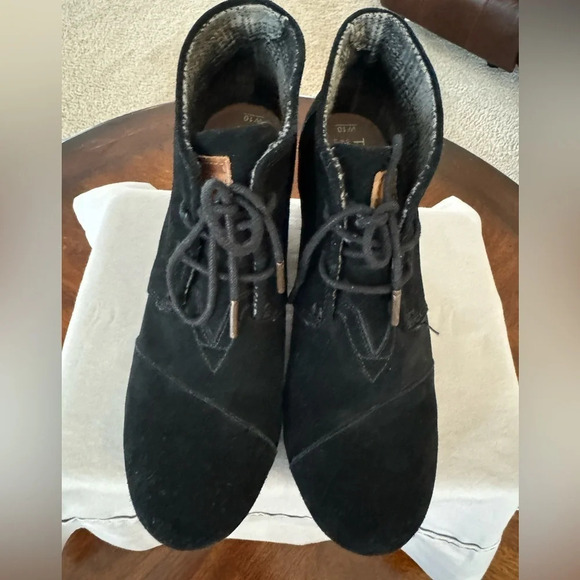Toms Women's Size 10 W black Suede Covered Wedge Booties - Picture 9 of 14